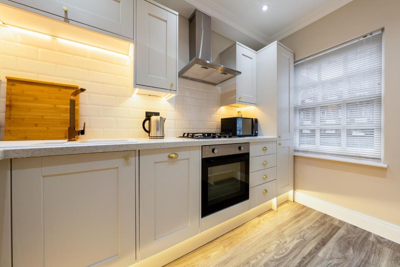 Brand New London Luxury House - Sleeps 8 Villa Buitenkant foto